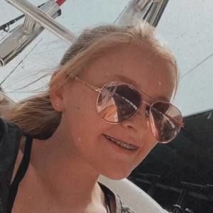 Meet your Posher, Addison